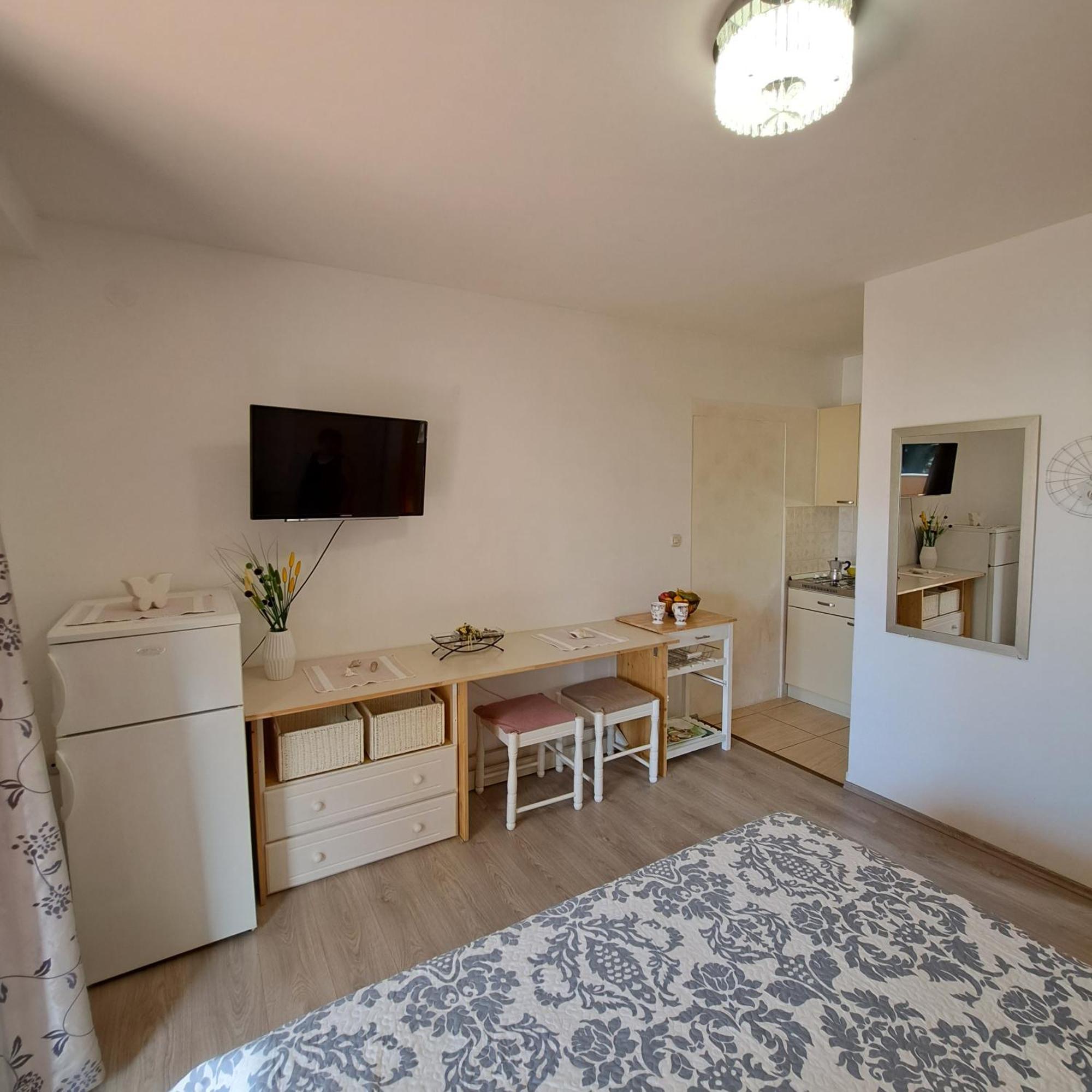 Apartment Jelka Малинська Екстер'єр фото